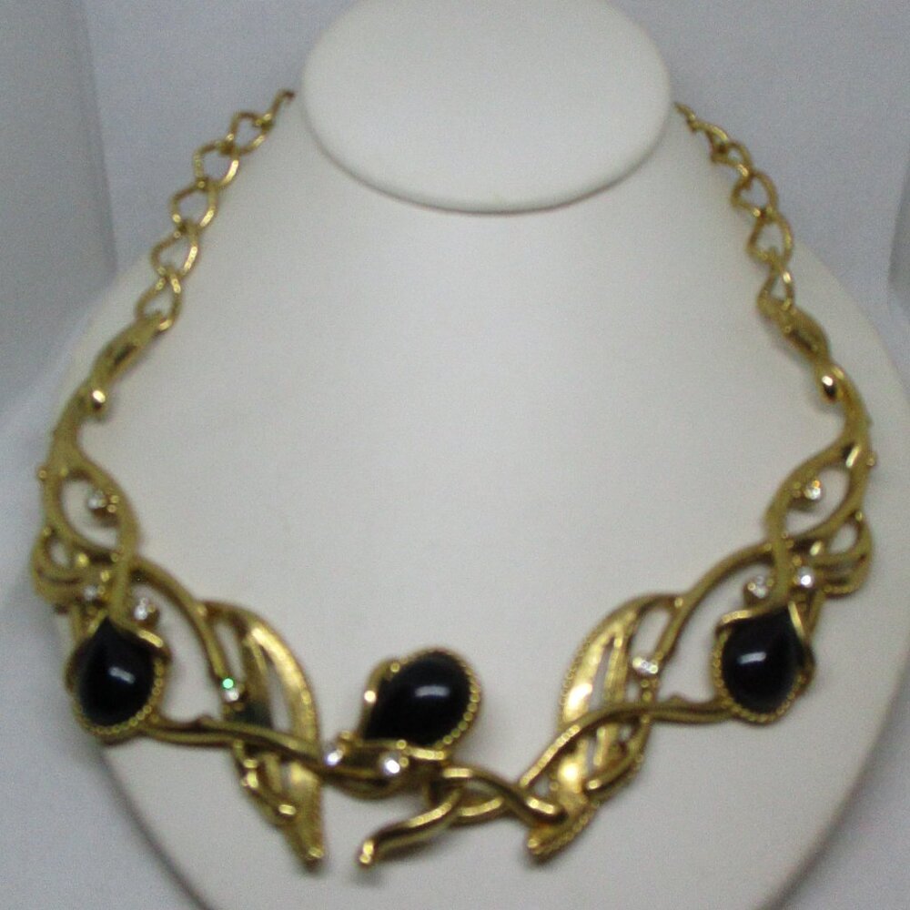 JOSE MARIA BARRERA Granada Necklace For Avon Branches Design Gold Tone Metal